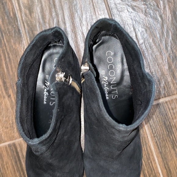 Coconuts by Matisse suede ankle booties - Picture 9 of 11